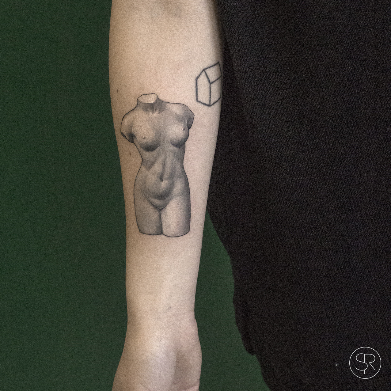 micro tattoo