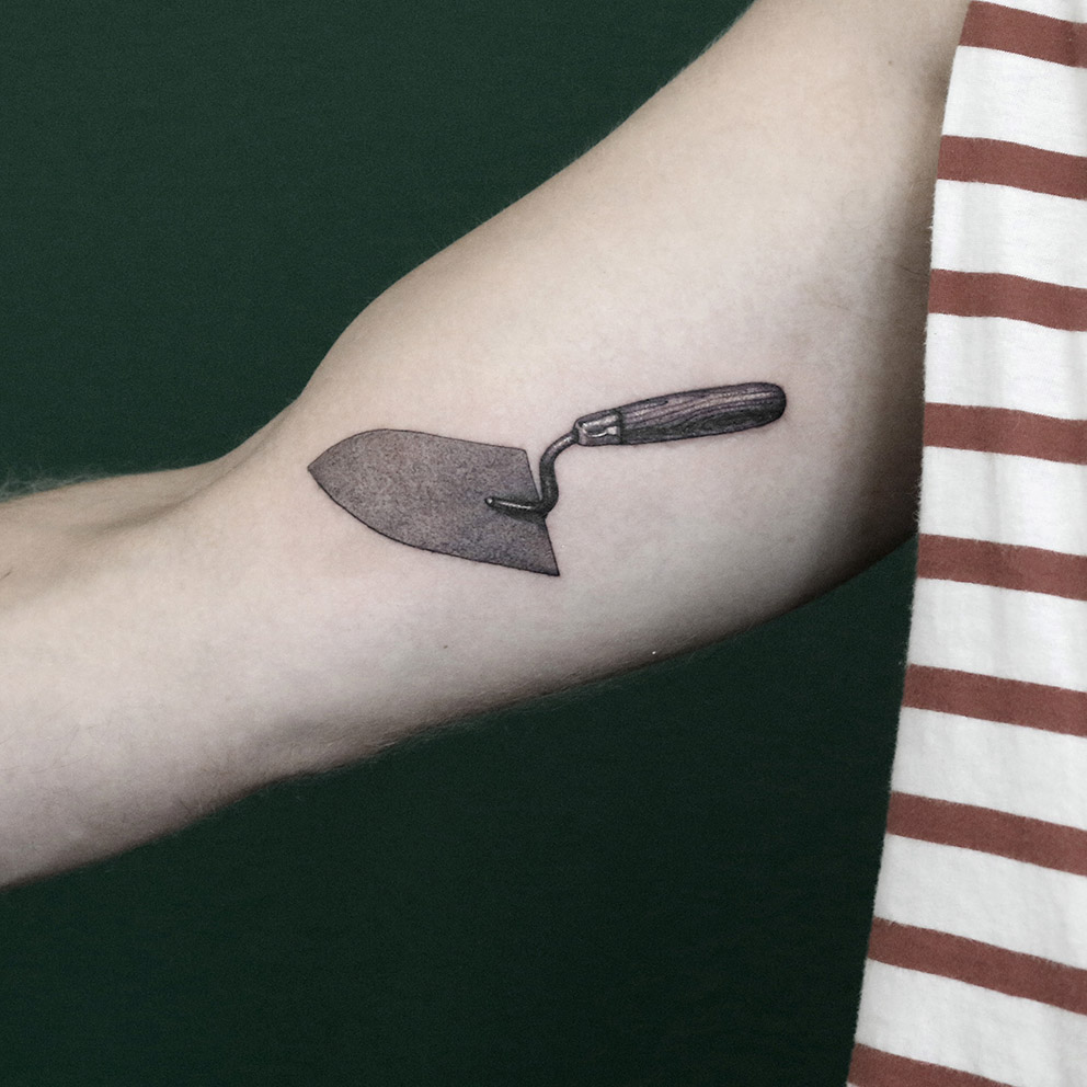 micro tattoo