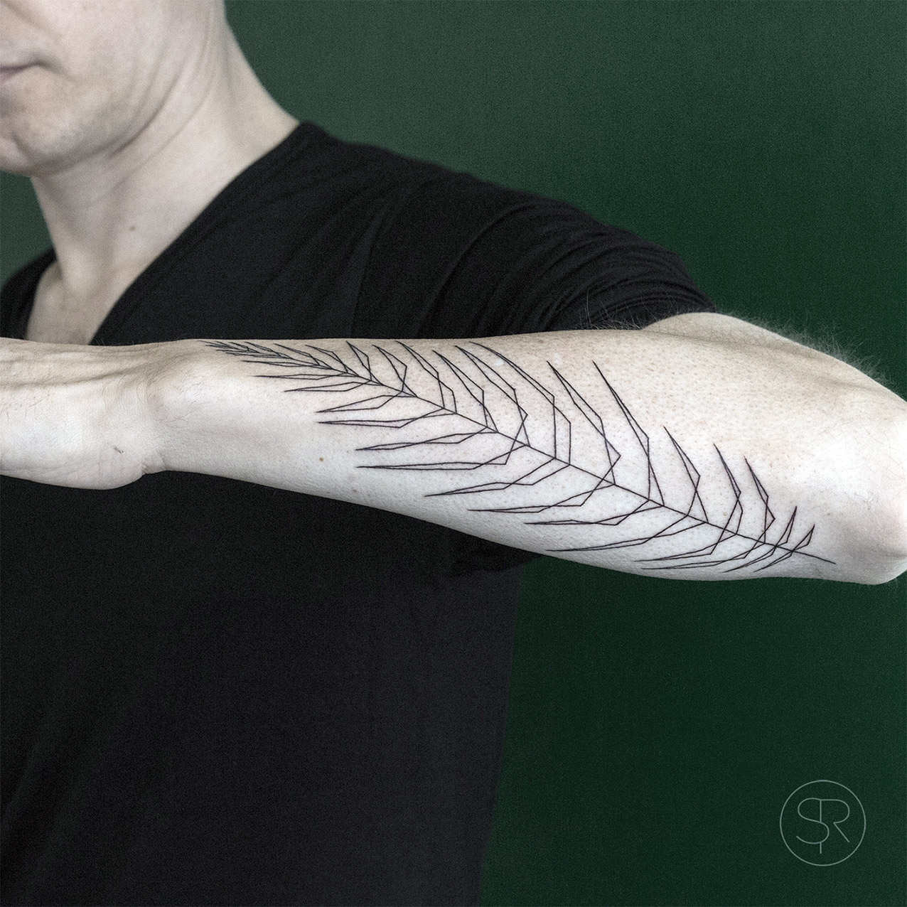 Geometric Fineline Tattoo - Sven Rayen
